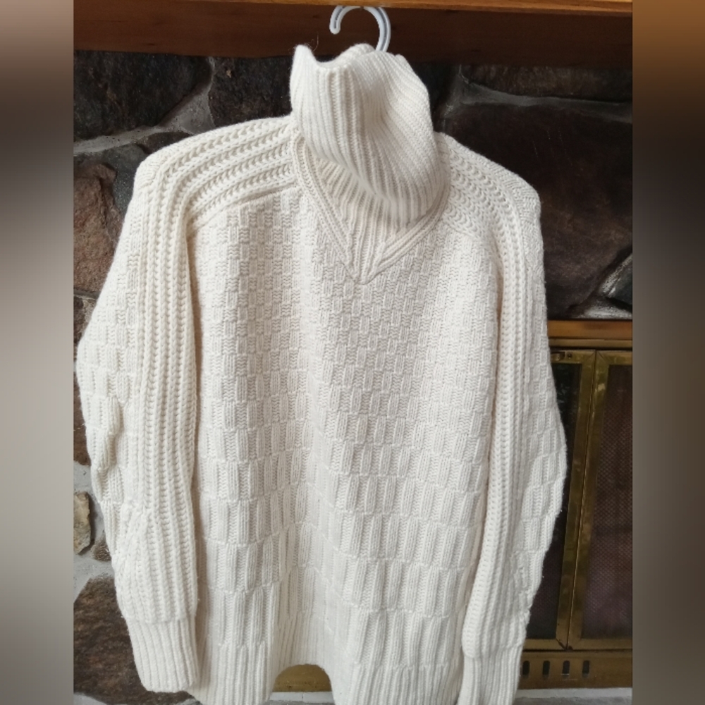 Club Monaco Chunky Cashmere Split-side Turtleneck Sweater